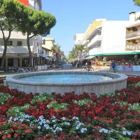 Marco Polo Lägenhet Lignano Sabbiadoro Exteriör bild